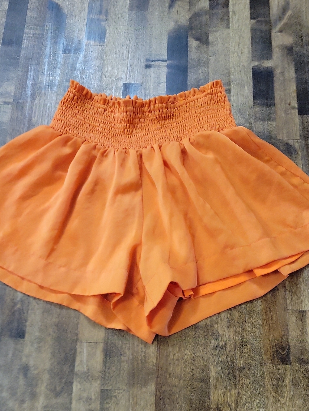 TCEC High-Waist Smocked Orange Women’s Shorts Size Small